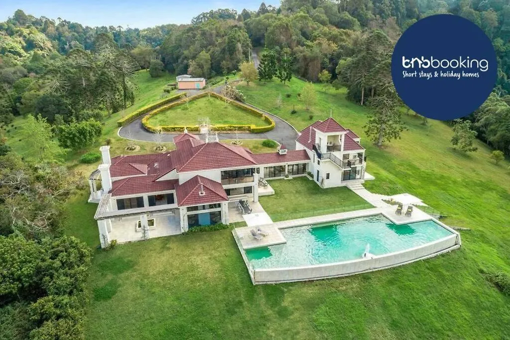 Maleny Chateau 5 Bed , Pool, Country Experience, Creek, Gym Balmoral Ridge 度假居