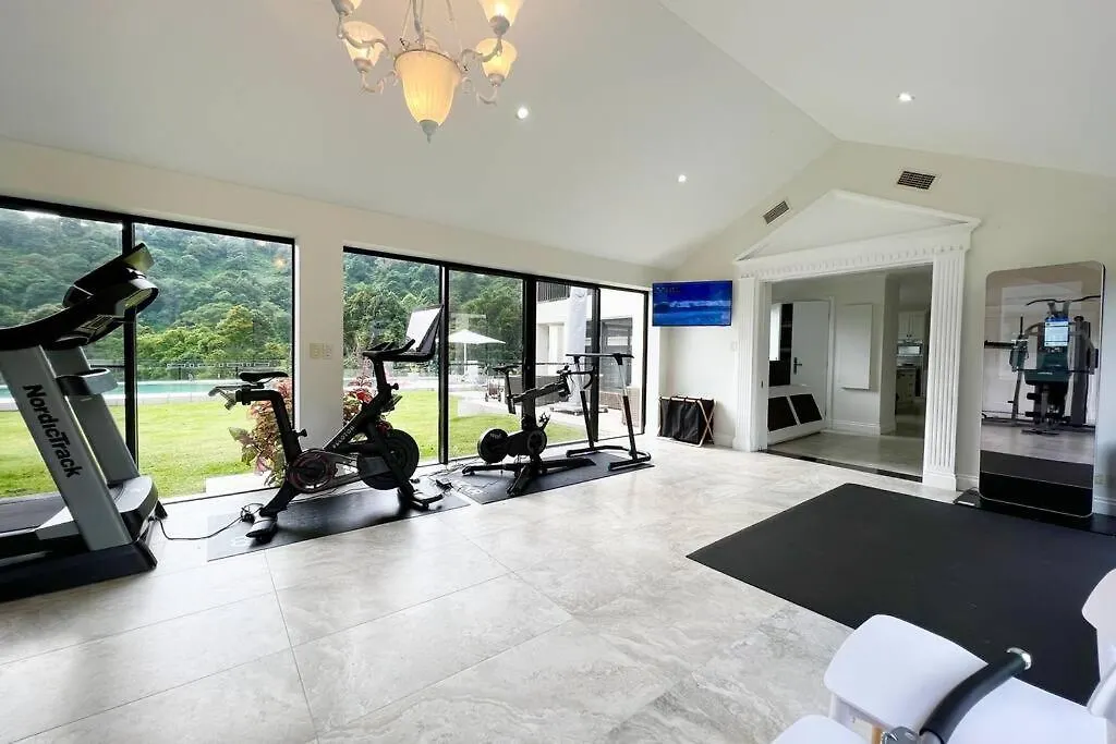 Maleny Chateau 5 Bed , Pool, Country Experience, Creek, Gym Balmoral Ridge 澳大利亚
