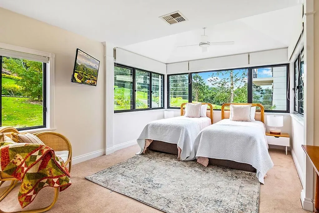 Holiday home Maleny Chateau 5 Bed , Pool, Country Experience, Creek, Gym Balmoral Ridge Australia