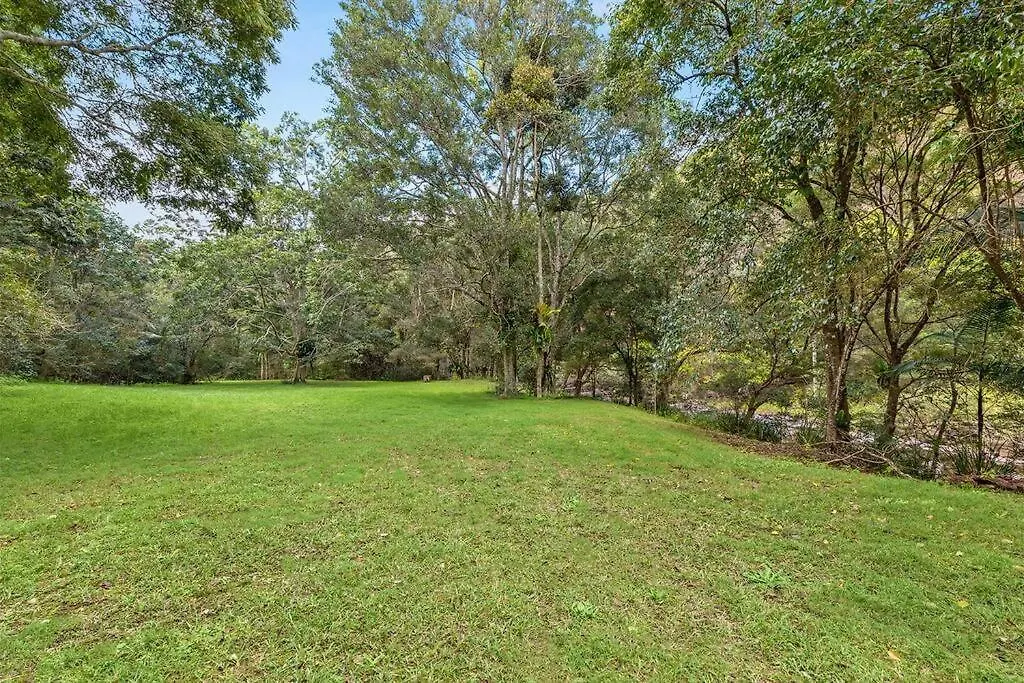 Maleny Chateau 5 Bed , Pool, Country Experience, Creek, Gym contacts