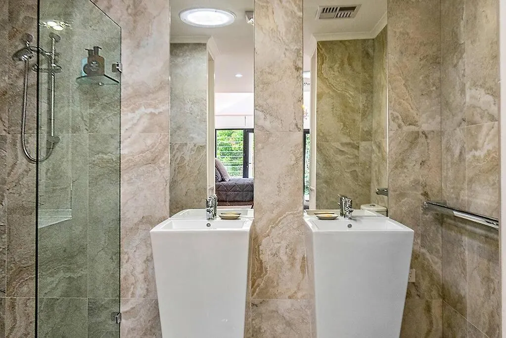 Holiday home Maleny Chateau 5 Bed , Pool, Country Experience, Creek, Gym Balmoral Ridge Australia
